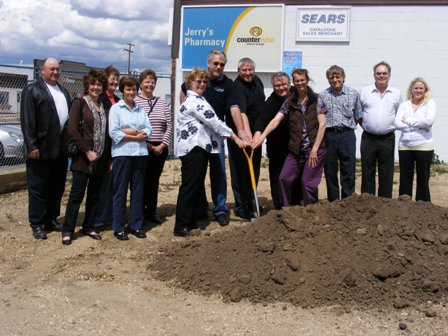 Sod_Turning_for_clinic_May_2010-small.JPG